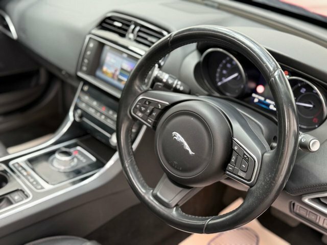 Jaguar XE R-sport White #41