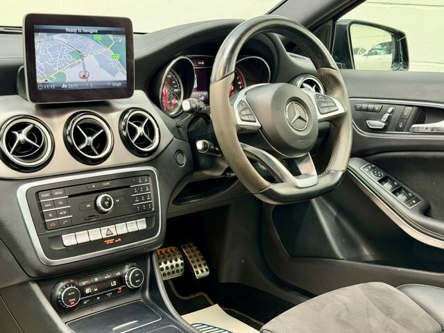 Mercedes-Benz A Class 1.6 A200 Whiteart Premium Plus Hatchback Pet Black #3