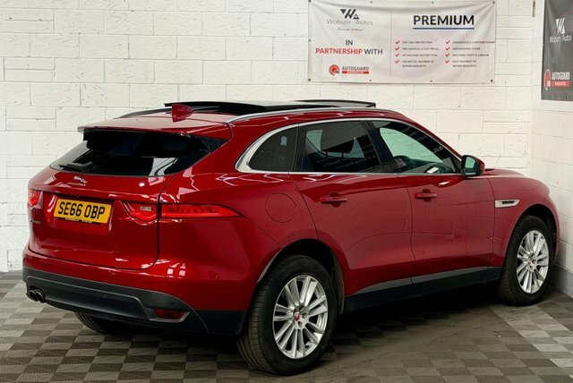 Jaguar F-Pace 2.0D Prestige Awd Estate White #17