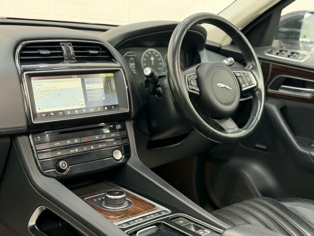 Jaguar F-Pace 2.0 D180 Portfolio Suv Awd Euro 6 Red #3