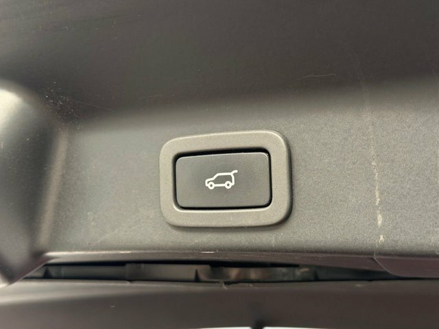 Jaguar F-Pace 2.0D Prestige Awd Estate White #16