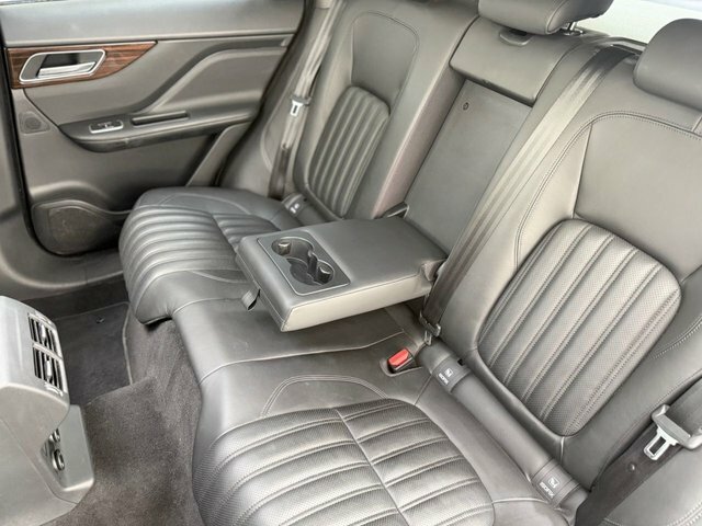 Jaguar F-Pace 2.0D Prestige Awd Estate White #28