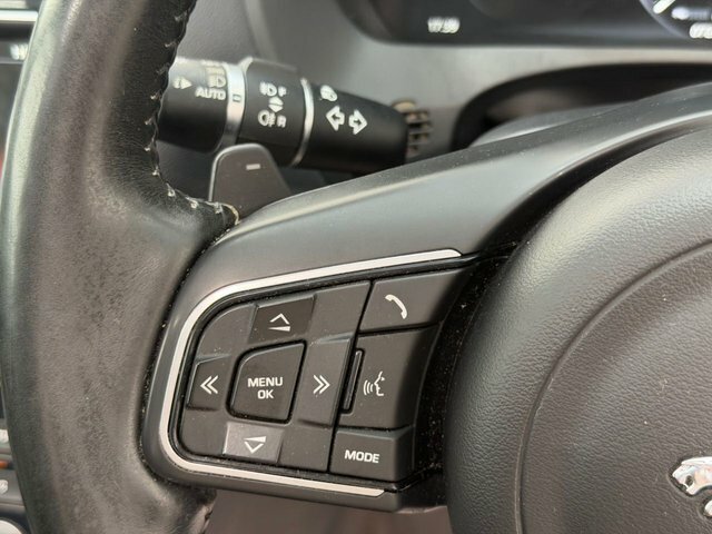 Jaguar F-Pace 2.0D Prestige Awd Estate White #31