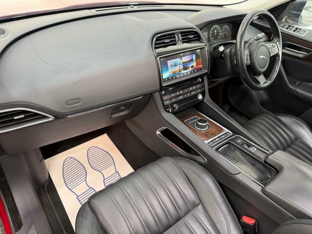 Jaguar F-Pace 2.0D Prestige Awd Estate White #22