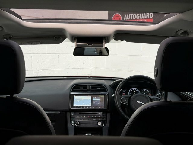 Jaguar F-Pace 2.0D Prestige Awd Estate White #41