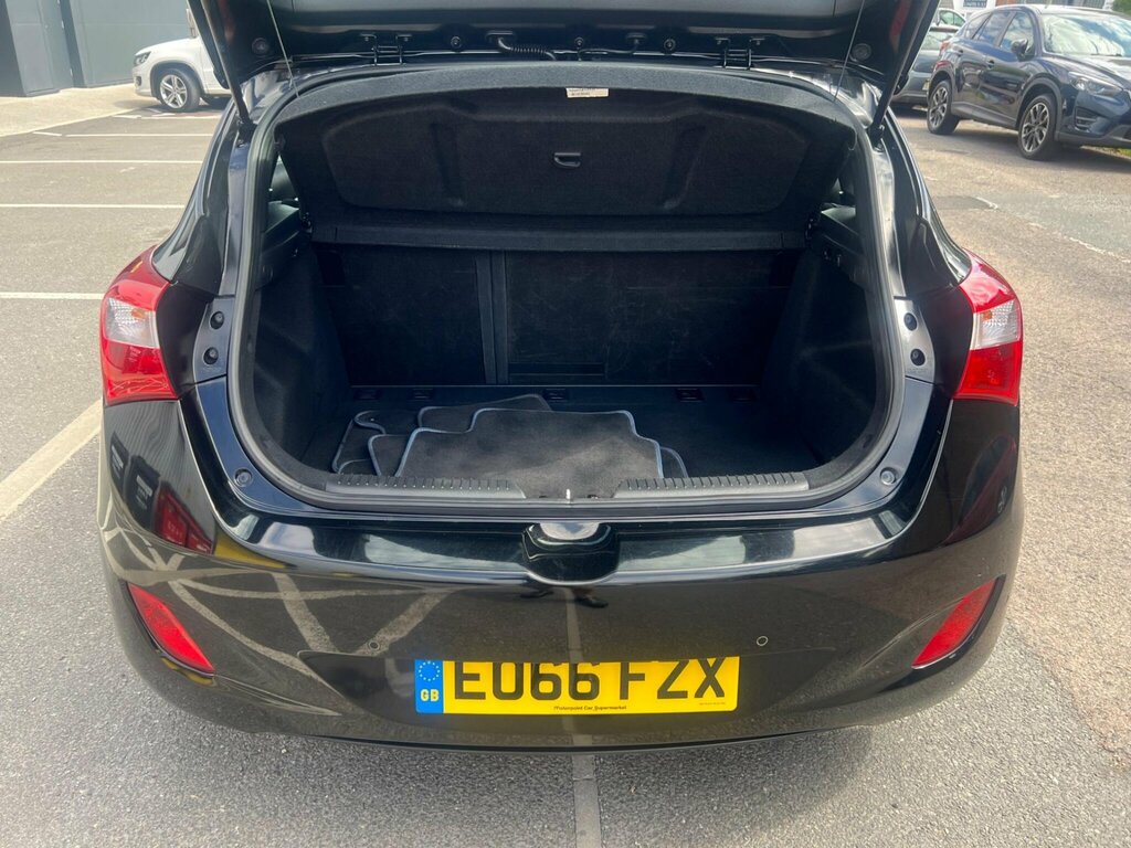 Hyundai I30 Hatchback 1.4 Blue Drive Se Euro 6 Ss 2016 Grey #18