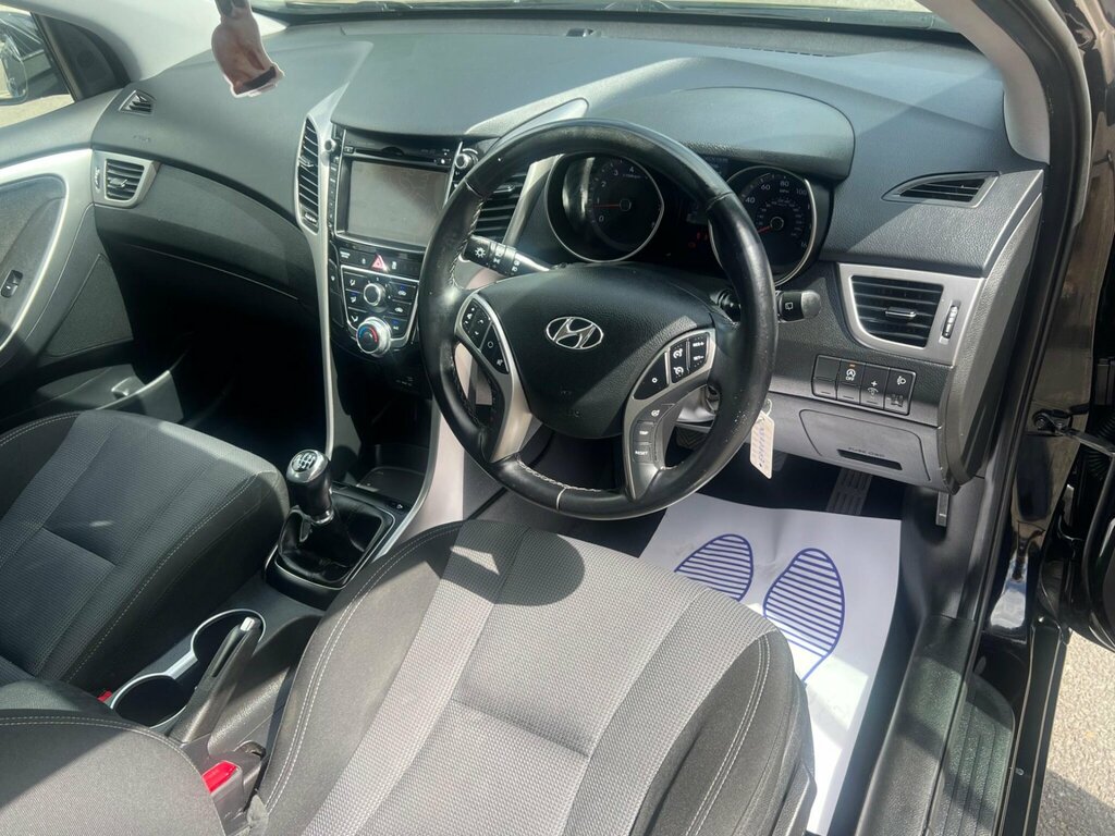 Hyundai I30 Hatchback 1.4 Blue Drive Se Euro 6 Ss 2016 Grey #10