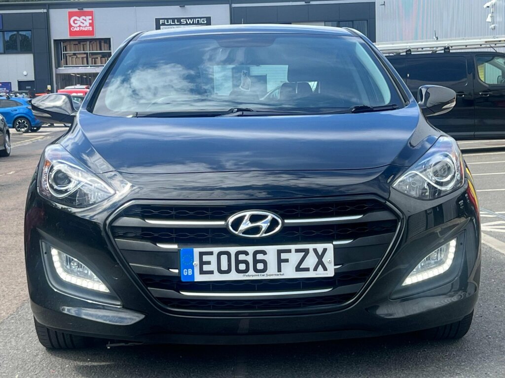 Hyundai I30 1.4 Blue Drive Se Nav Euro 6 Ss Black #3