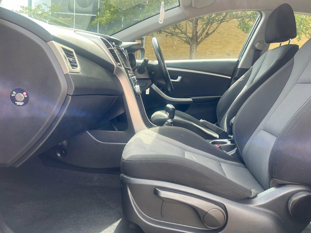 Hyundai I30 Hatchback 1.4 Blue Drive Se Euro 6 Ss 2016 Grey #13