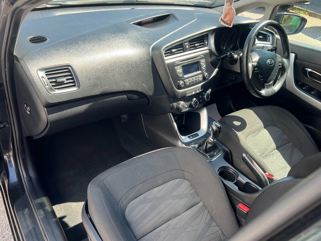 Kia Ceed 2016 65 Red #11
