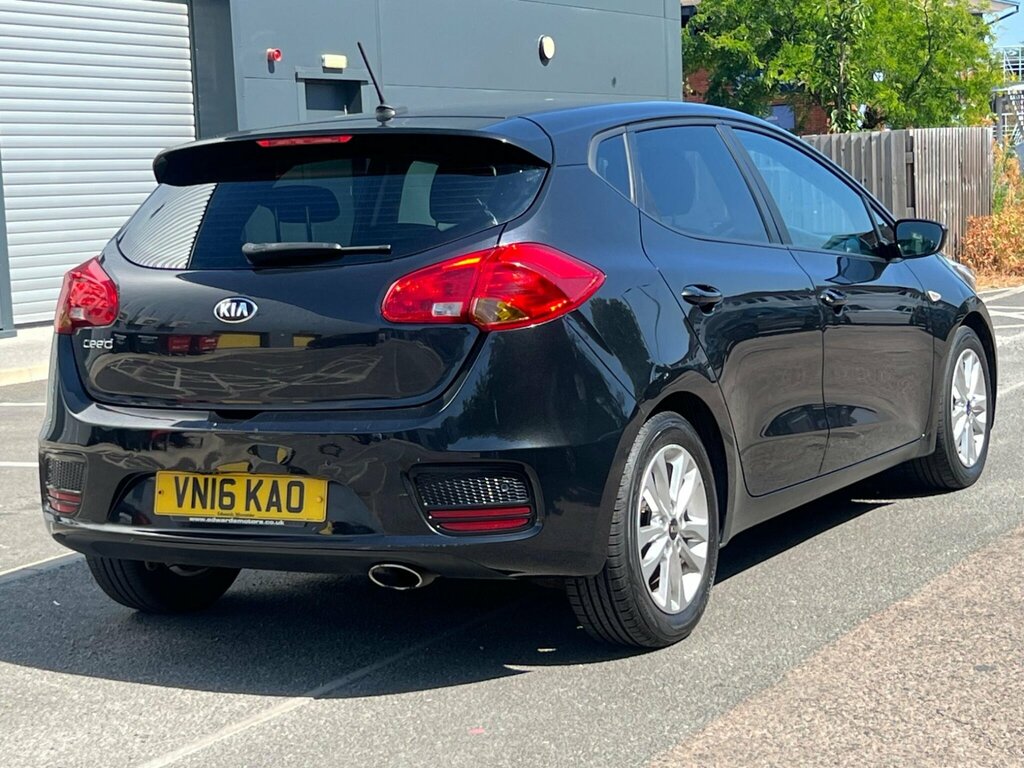 Kia Ceed 2016 65 Red #8
