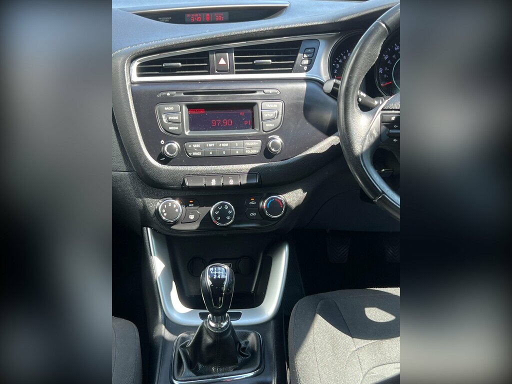 Kia Ceed 2016 65 Red #28