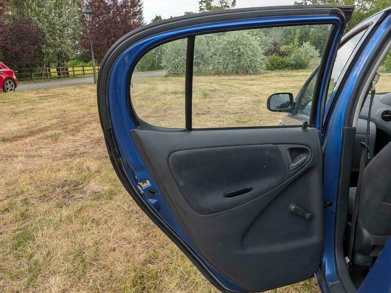 Toyota Yaris 1.3 Vvt-i 16V Cdx Silver #19