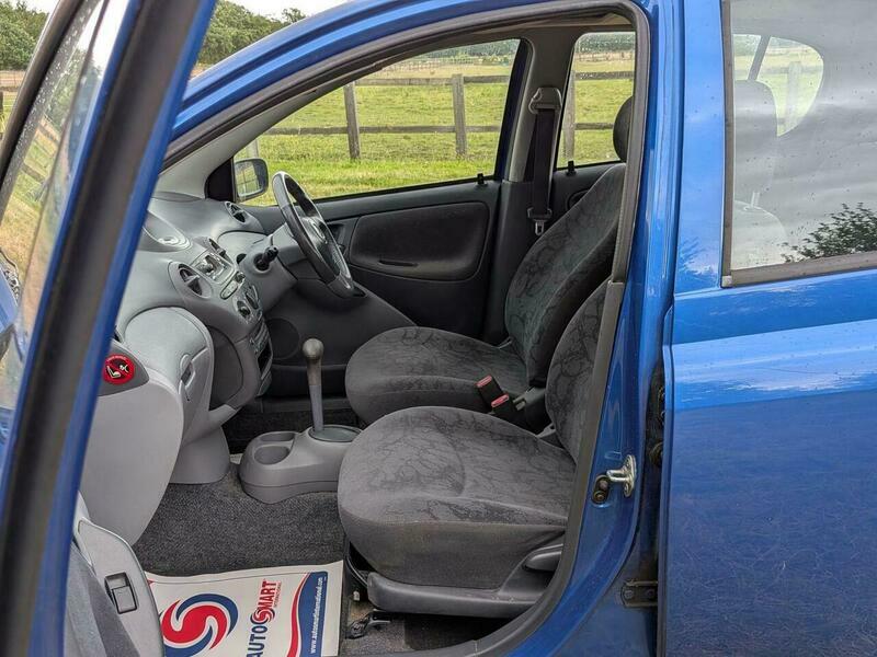 Toyota Yaris 1.3 Vvt-i 16V Cdx Silver #24