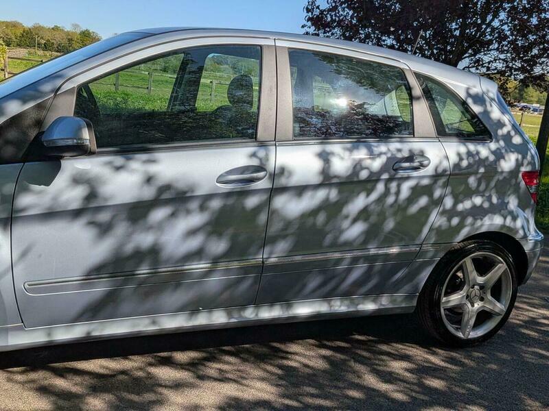 Mercedes-Benz B Class B180 Sport Cdi White #37