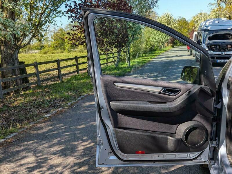 Mercedes-Benz B Class B180 Sport Cdi White #25