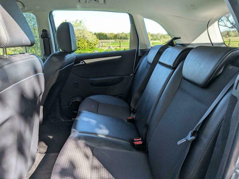 Mercedes-Benz B Class B180 Sport Cdi White #17
