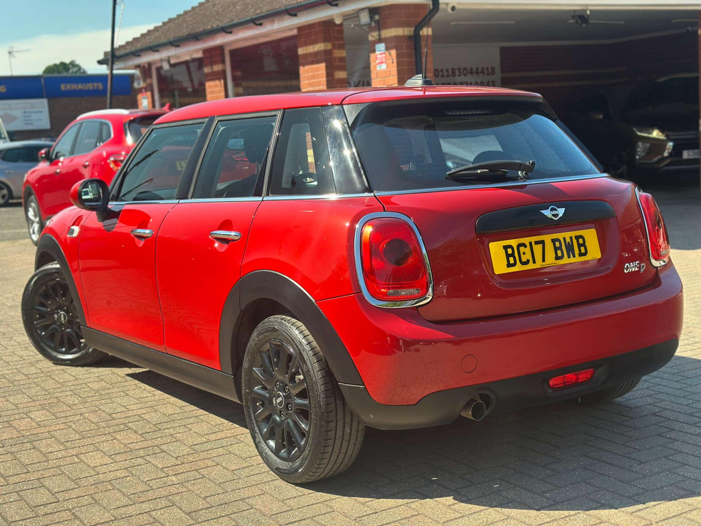 Mini Hatch 1.5 One D #3