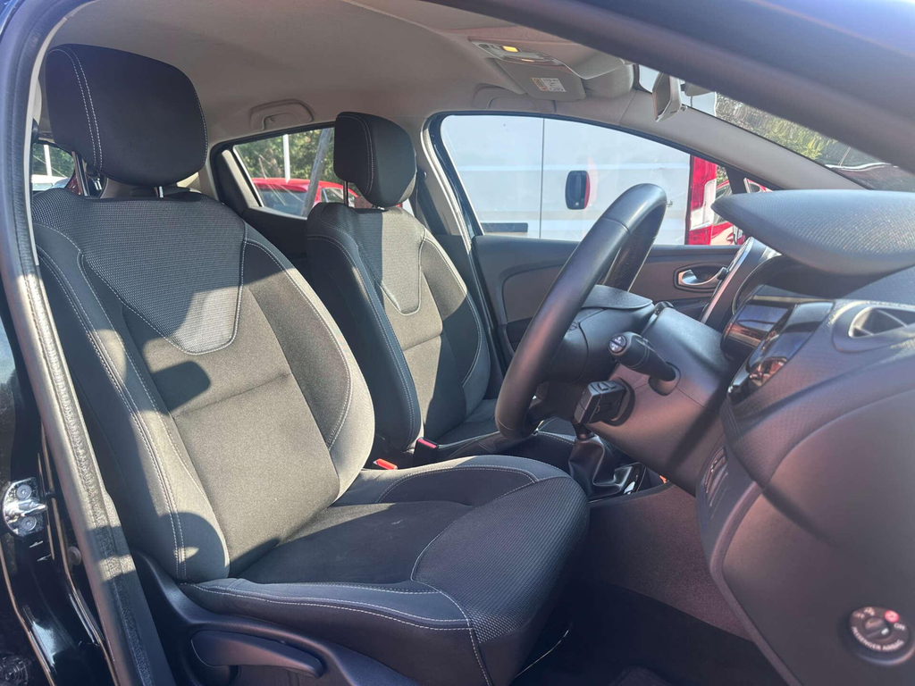 Renault Clio 0.9 Dynamique Nav Tce Black #4