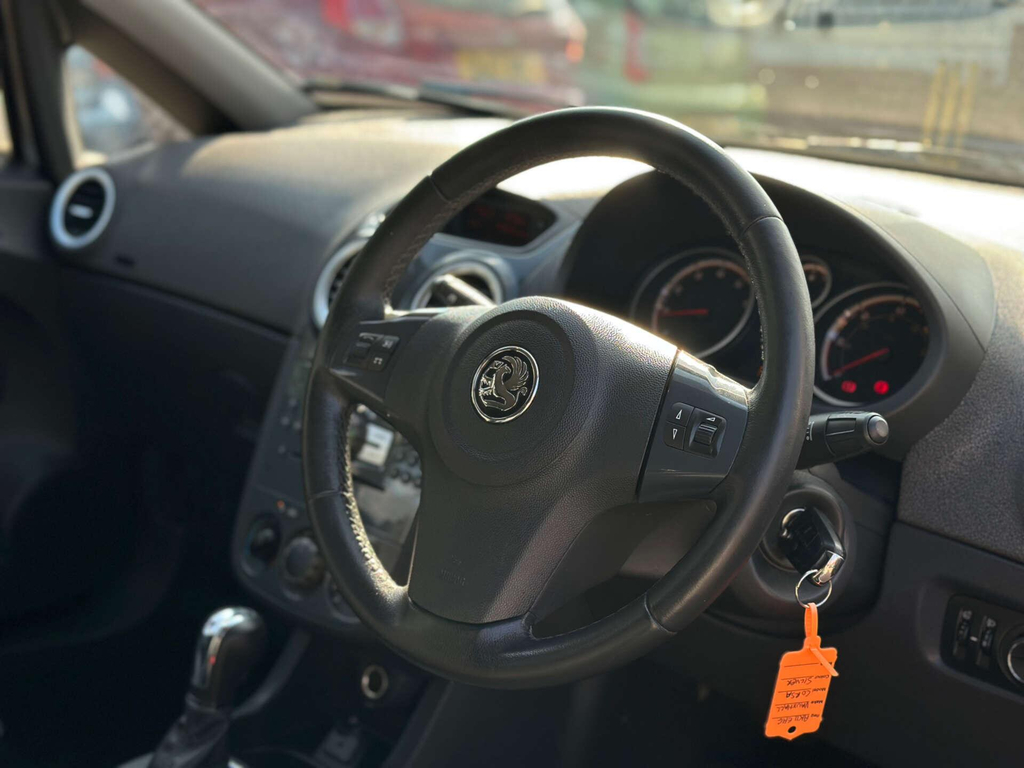 Vauxhall Corsa 1.4 Se AK11EHG #2