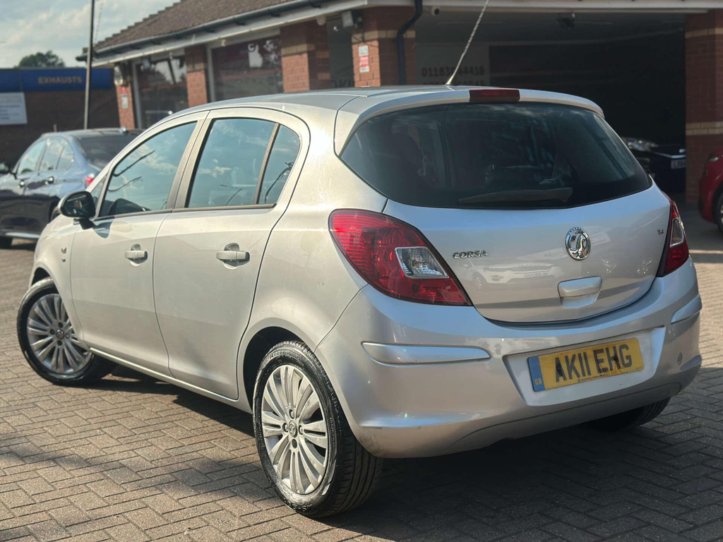 Vauxhall Corsa 1.4 Se AK11EHG #3