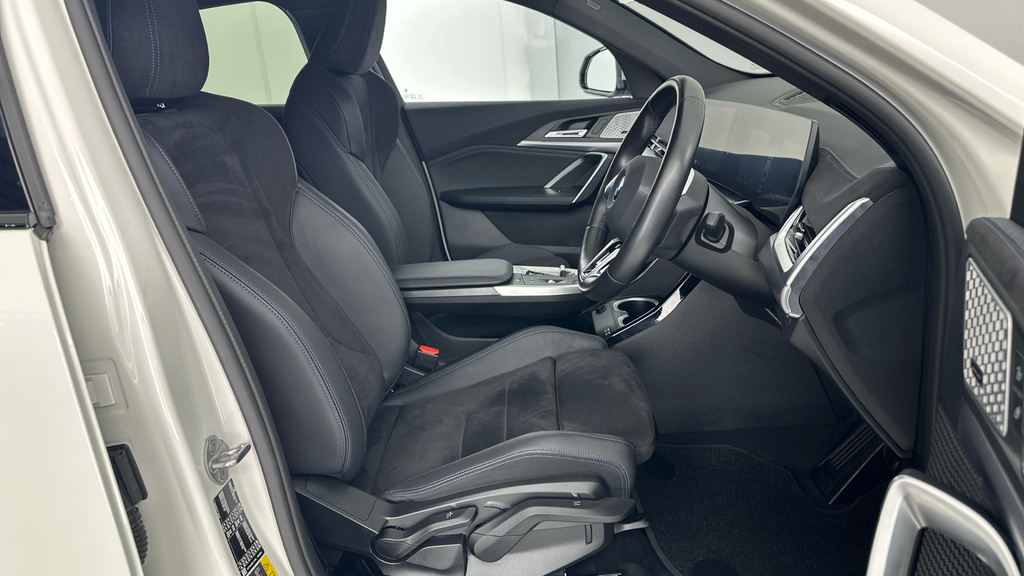 BMW iX2 20 66.5Kwh M Sport Edrive #11