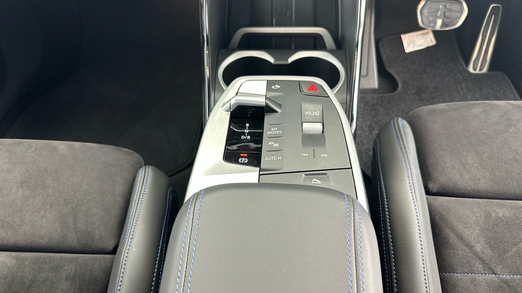 BMW iX2 20 66.5Kwh M Sport Edrive #10