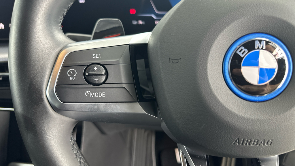 BMW iX2 20 66.5Kwh M Sport Edrive #17