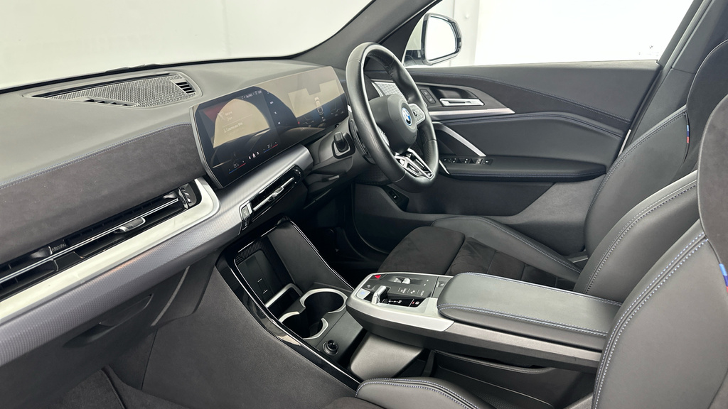 BMW iX2 20 66.5Kwh M Sport Edrive #7
