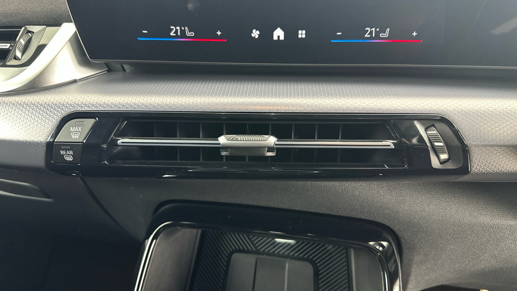 BMW iX2 20 66.5Kwh M Sport Edrive #27