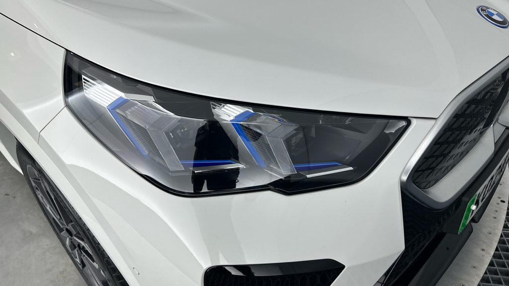 BMW iX2 20 66.5Kwh M Sport Edrive #23