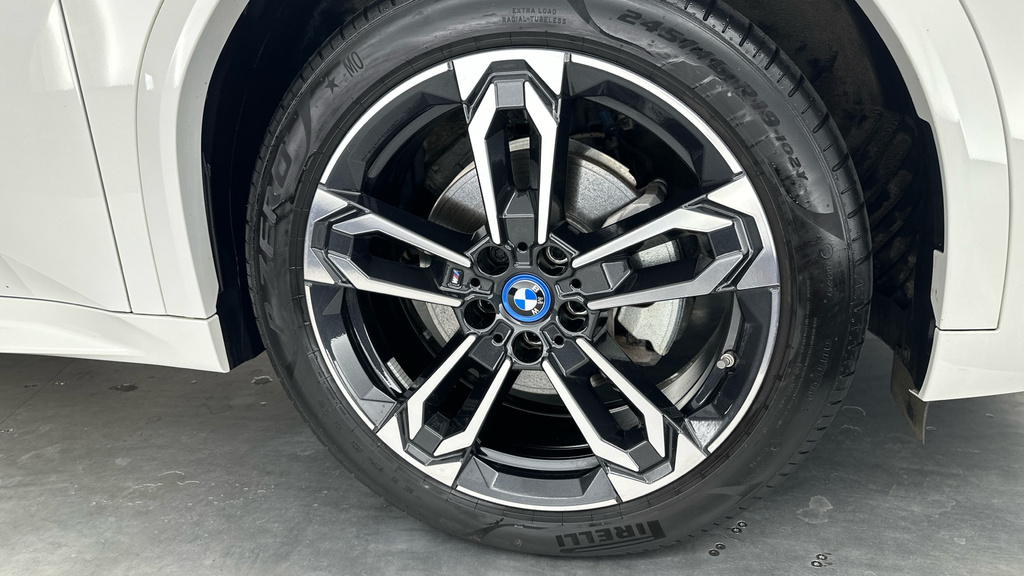 BMW iX2 20 66.5Kwh M Sport Edrive #14