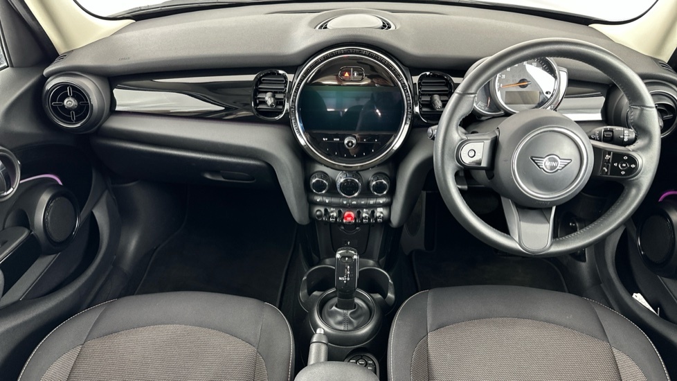 Mini Hatch 5-Door Hatch Cooper Classic KT72OGX Black #4