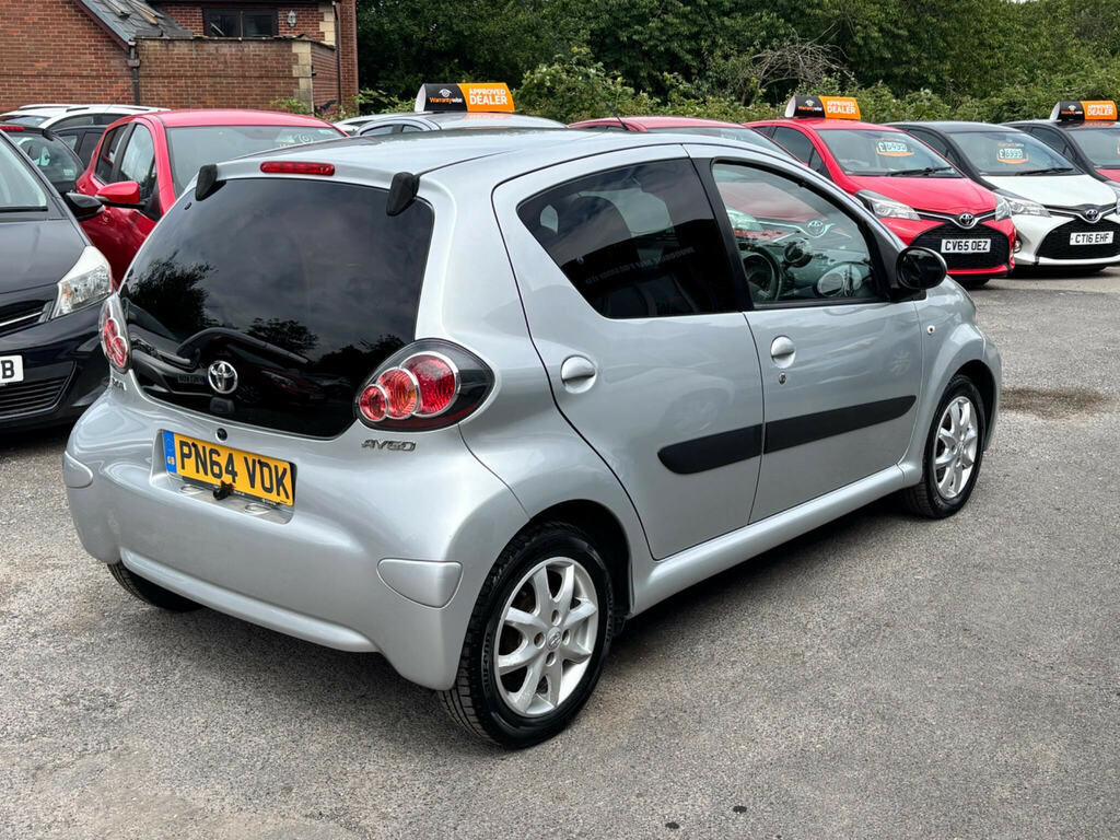 Toyota Aygo Vvt-i X-play Red #36