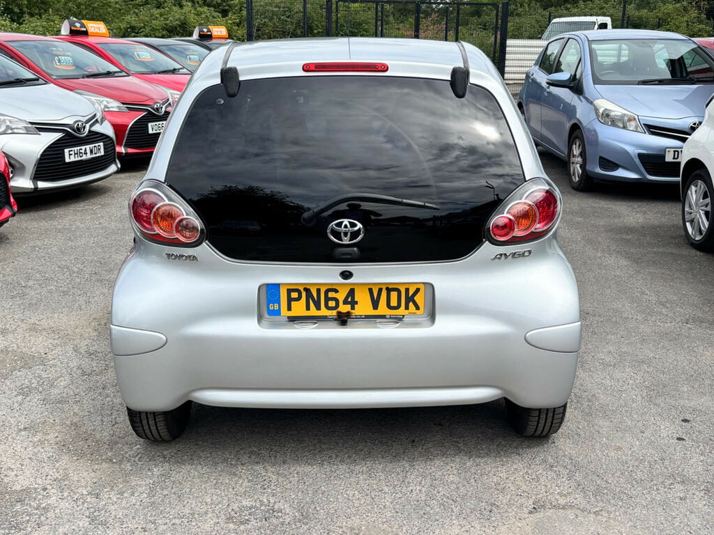 Toyota Aygo Vvt-i X-play Red #35