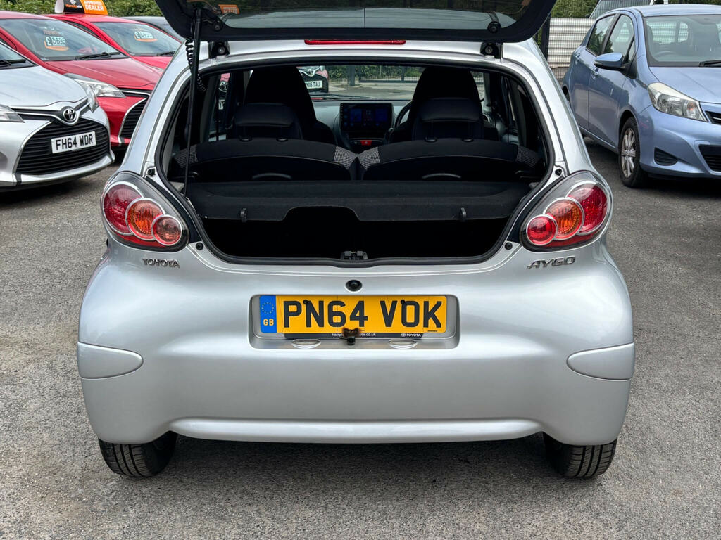 Toyota Aygo Vvt-i X-play Red #15