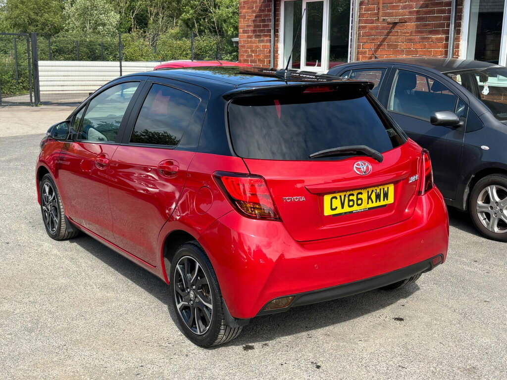 Toyota Yaris 1.33 Dual Vvt-i Design Euro 6 Red #4