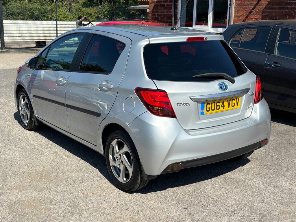 Toyota Yaris 1.5 Vvt-h Icon E-cvt Euro 6 Silver #4