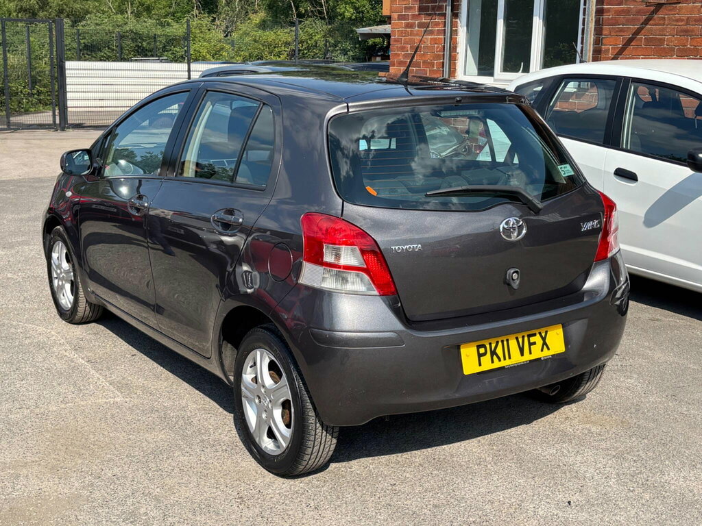Toyota Yaris 1.33 Dual Vvt-i Tr Euro 5 Ss Grey #4