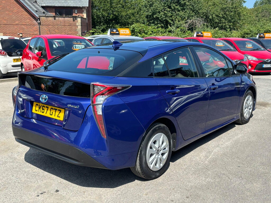 Toyota Prius Excel White #48