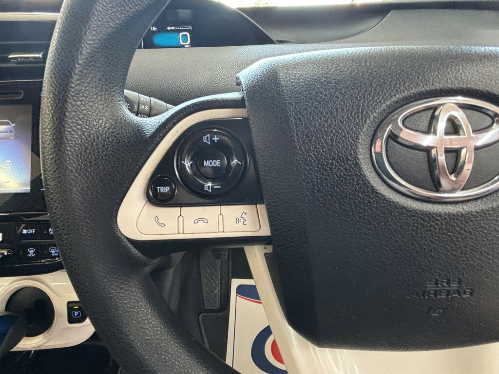 Toyota Prius Excel White #15