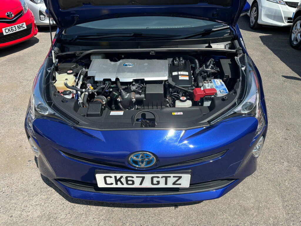 Toyota Prius Excel White #22