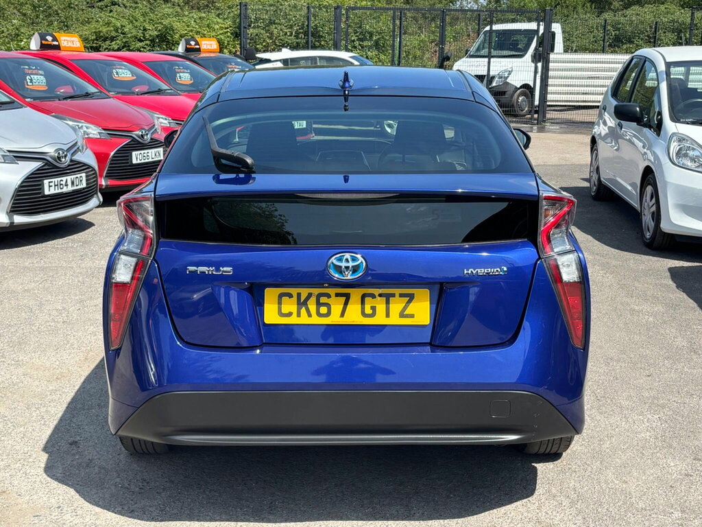 Toyota Prius Excel White #49