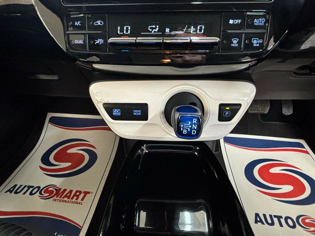 Toyota Prius Excel White #34