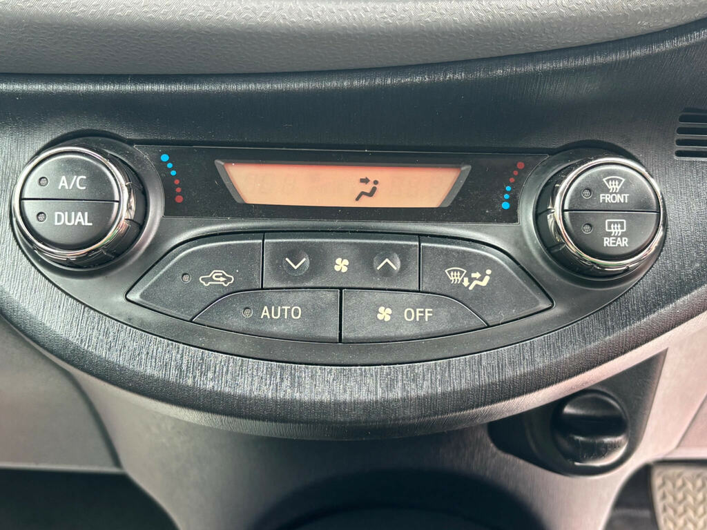 Toyota Yaris Hatchback Grey #30