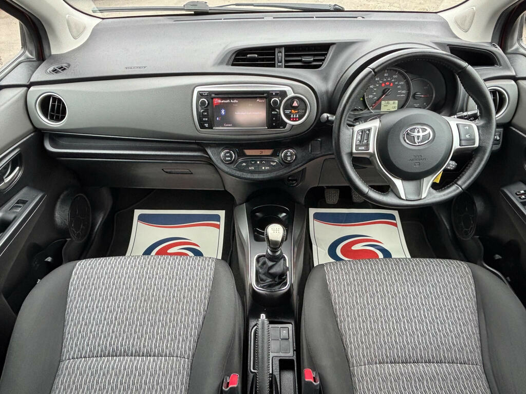 Toyota Yaris Hatchback Grey #8