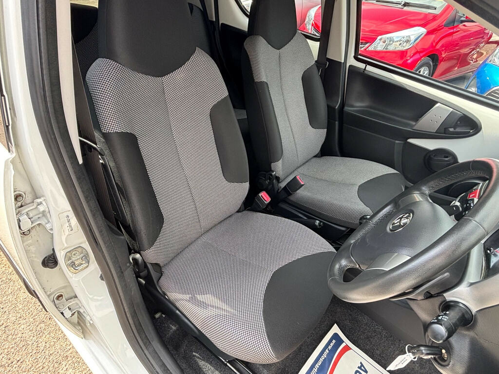 Toyota Aygo Fire Black #38