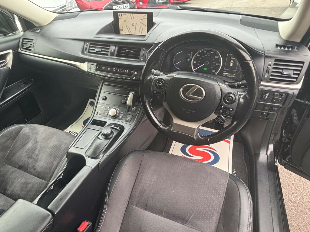 Lexus CT 1.8 Premier Cvt Euro 6 Ss White #59
