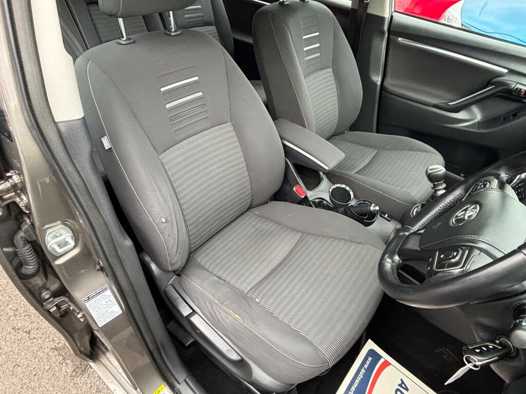Toyota Verso 1.6 D-4d Active Tss White #30