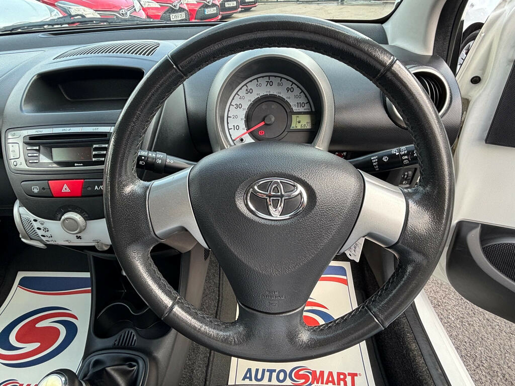 Toyota Aygo Hatchback 1.0 Black #10